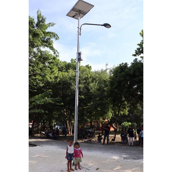 8 meter round solar light pole ornament